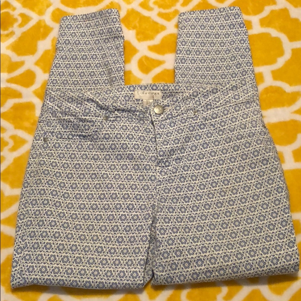 Super cute patterned jeggings